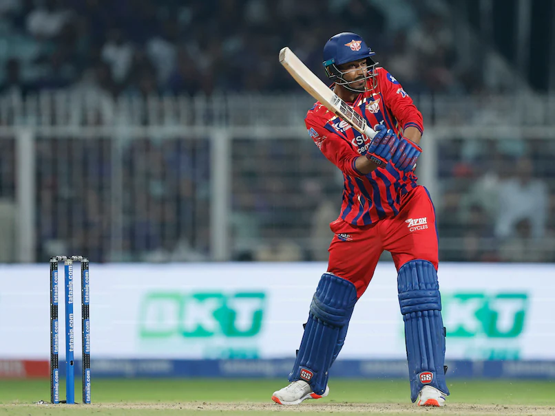 लखनऊ ने IPL में लगातार दूसरी जीत दर्ज की; कोलकाता को हराया: मुकुल चौधरी ने 27 गेंदों में नाबाद 54 रन बनाकर टीम को जीत दिलाई; आयुष बडोनी ने अर्धशतक जड़ा। लखनऊ ने IPL में लगातार दूसरी जीत दर्ज की; कोलकाता को हराया: मुकुल चौधरी ने 27 गेंदों में नाबाद 54 रन बनाकर टीम को जीत दिलाई; आयुष बडोनी ने अर्धशतक जड़ा।