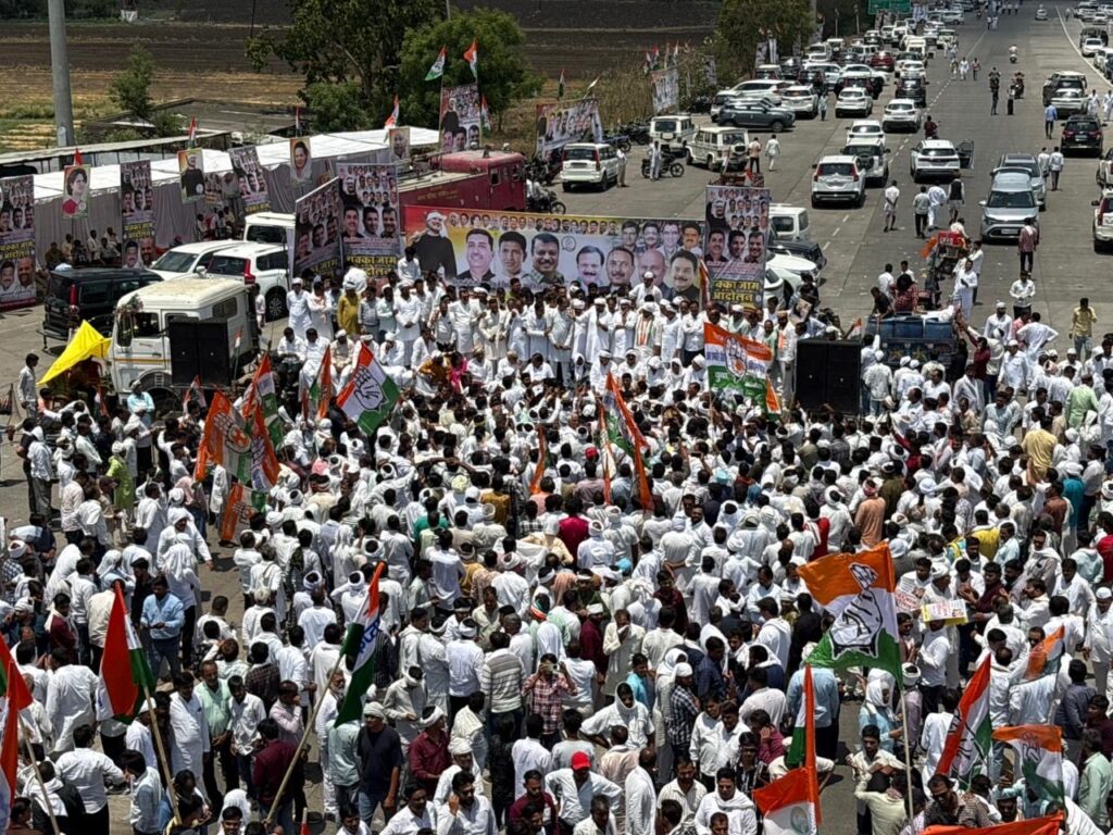 कांग्रेस का ‘चक्का जाम’ — ग्वालियर और मुरैना में कई कांग्रेस कार्यकर्ता गिरफ़्तार; भिंड में कांग्रेस नेता और कांस्टेबल के बीच झड़प; शाजापुर में ट्रैक्टर को लेकर पुलिस और पार्टी कार्यकर्ताओं के बीच कहा-सुनी…
